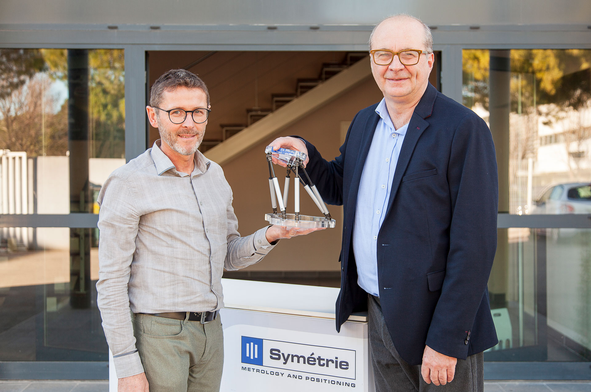 Who are we? Symétrie experts in metrology and positioning