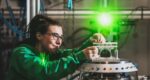 Beamline ESRF Synchrotron Zonda S positioning sample and detector
