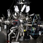 Hexapode BREVA sur-mesure pour le positionnement submicrométrique des instruments devant une chambre à vide - © DIFFER